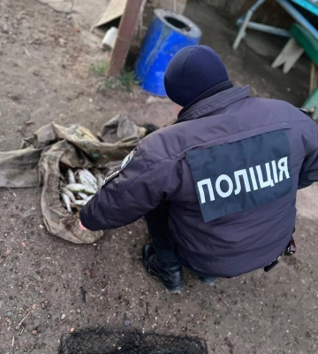Збитки майже на 200 тисяч гривень: на озері в Одеській області правоохоронці викрили двох браконьєрів, - ФОТО