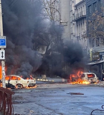 Росіяни завдали удару по центру Херсона: п’ять людей загинули, 20 поранені — ОП
