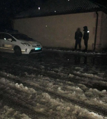 На Рівненщині поліцейські арештували злочинця, який побив знайомого та вкрав у нього телефон