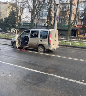 Росія вдарила по центру Херсону, багато загиблих і поранених
