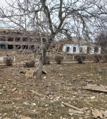 Російські терористи зруйнували школу в Запорізькій області (ФОТО)