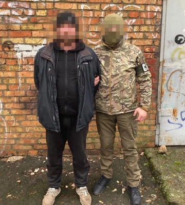 У Чорнобаївці затримали ворожого поплічника, який розквартировував у селищі окупантів