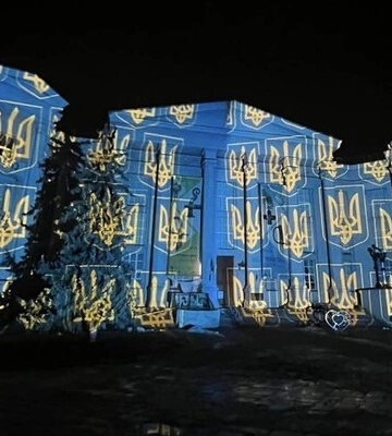 Швейцарський митець напередодні Різдва підсвітив будівлі Києва