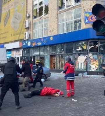 Спеціально били по мирному населенню: опубліковано відео наслідків удару по Херсону