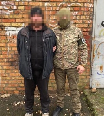 У Чорнобаївці затримали ворожого поплічника, який розквартировував у селищі окупантів