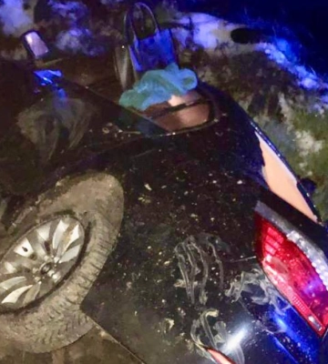 На околиці Луцька водій БМВ «злетів» у рівчак