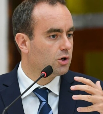 Глава Минобороны Франции посетит Киев