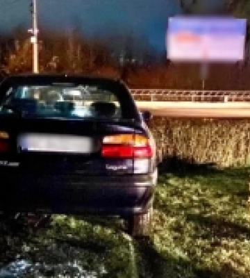 У Луцьку на перехресті вулиць Набережна-Шевченка неуважний водій заїхав на кільце
