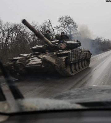 Український військовий записав відео з Опитного під Бахмутом, яке штурмують «вагнерівці»