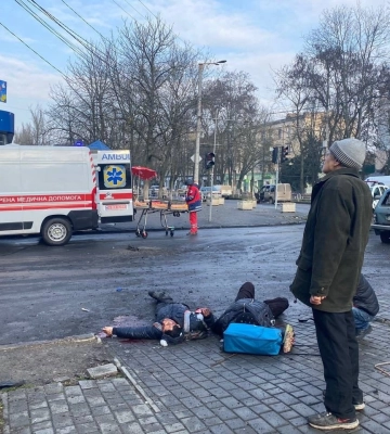 Росіяни обстріляли Херсон: вісім людей загинули, 58 поранених. Що відомо