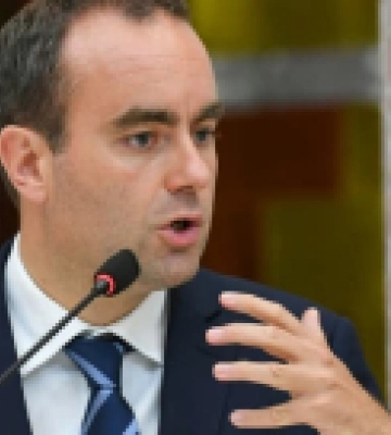 Голова Міноборони Франції відвідає Київ