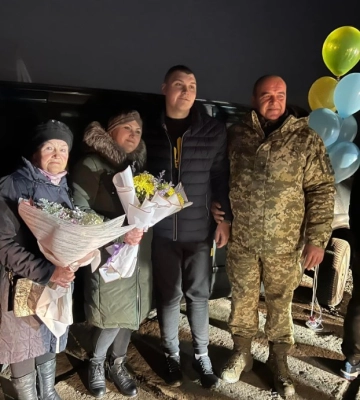 В Кілії зустріли трьох захисників Зміїного, які повернулися з російського полону 