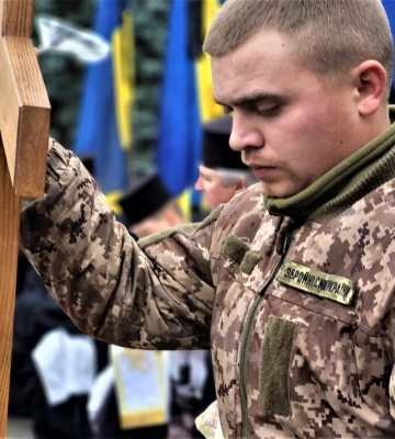 Тепло і сонце завжди було у його серці: на Волині попрощалися із 27-річним лейтенантом
