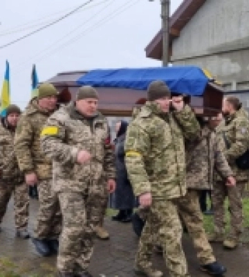 У громаді на Волині віддали останню шану захиснику Павлу Демчинському. ФОТО