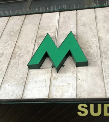 В Києві відновлено рух поїздів червоною лінією метро