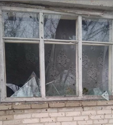Наслідки обстрілу росіянами сільського ФАПу в Есманьській громаді 