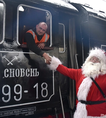 Укрзалізниця запустила до свят ретро-поїзд