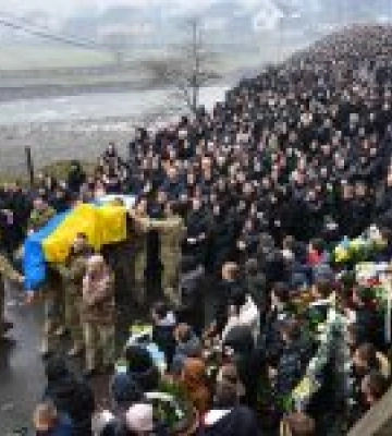 У Закарпатті прощалися зі старшим лейтенантом Миколою Яремою