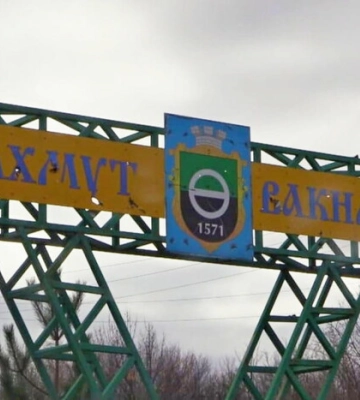 Як на Бахмутському напрямку снаряди з дронів влучають прямо в окопи окупантів (ВІДЕО)