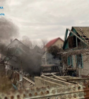 Внаслідок ранкового обстрілу Херсона загинули дві людини (ФОТО)