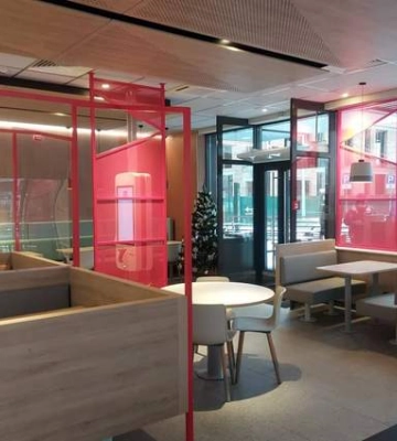 В преддверии Рождества McDonald&#039;s возобновляет работу в Буче: в марте ресторан серьезно пострадал
