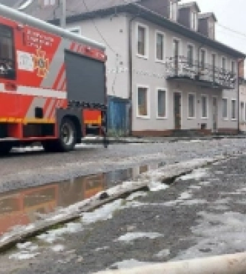 У Луцьку підтопило підвал будинку через опади