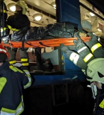 Попавший на рельсы киевского метро мужчина погиб