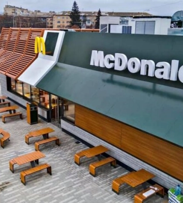 В преддверии Рождества McDonald&#039;s возобновляет работу в Буче: в марте ресторан серьезно пострадал