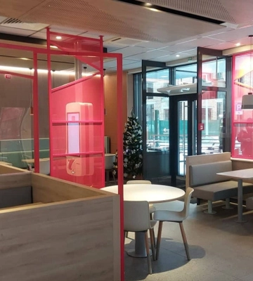 В преддверии Рождества McDonald&#039;s возобновляет работу в Буче: в марте ресторан серьезно пострадал