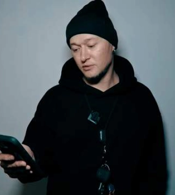 Вистачило п&#039;ятьом фондам: Хливнюк вразив сумою, яку гурт Pink Floyd зібрав на &quot;Червоній калині&quot;