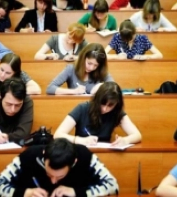 Стипендія і безкоштовна освіта: на Рівненщині дітей загиблих воїнів перевели на бюджет