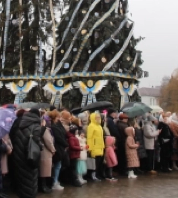 Лучани заколядували на головній площі міста. ФОТО