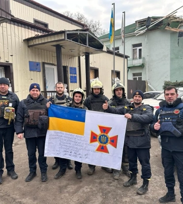 Рятувальникам Бахмута передали авто із бронекапсулою