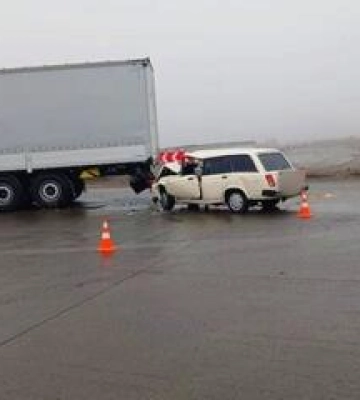 На Полтавщині зіткнулися вантажівка та легковик
