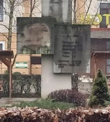 Жителі села на Закарпатті відмовились демонтувати пам’ятник радянському солдату