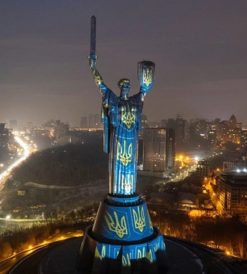В Киеве сегодня продолжат световой арттур швейцарского художника Хофштеттера