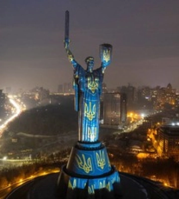 В Киеве сегодня продолжат световой арттур швейцарского художника Хофштеттера