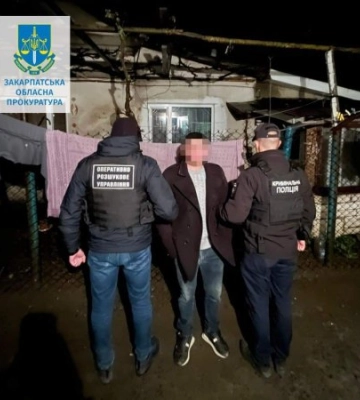 Підозрюють у збуті метамфетаміну на Ужгородщині: правоохоронці затримали двох чоловіків