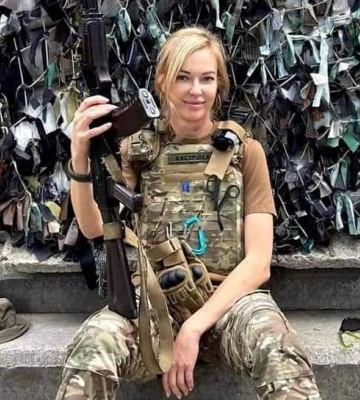 Півроку без «Австрійки» з Кропивницького: парамедику присвятили медичний автобус, в якому рятуватимуть людей (ФОТОФАКТ)