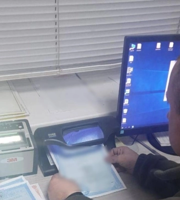 У пункті пропуску «Рені» викрили чоловіка, який «намалював» своїй дочці двох братів-близнюків