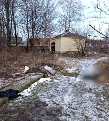 Біля залізничного вокзалу в Пирятині виявили мертвим чоловіка