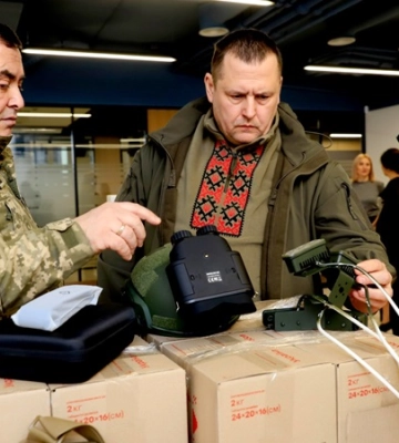 Філатов: «Дніпро передав ЗСУ комплекти «Нічних водіїв», які створили розробники міста»