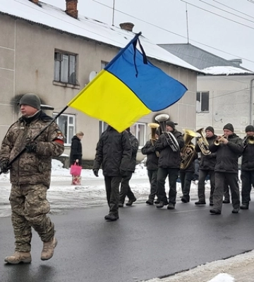 У Луцькому районі прощались із загиблим захисником Дмитром Стасем 