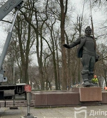 Демонтаж пам&#039;ятників та готовність комунальної сфери до блекаутів у Дніпрі