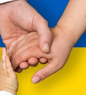 В Украине для переселенцев из Луганщины создали 28 гуманитарных хабов: какую помощь оказывают