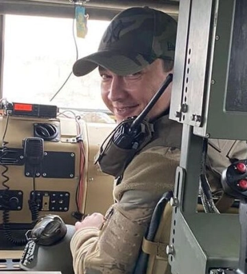 &quot;Все женщины влюблены в этого мужчину&quot;, &quot;Красавец&quot;. Ким опубликовал в сети новое фото