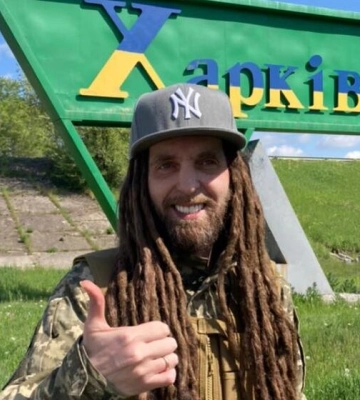 Diezel из Green Grey выставил на аукцион квартиру в Киеве и другие ценные вещи, чтобы поддержать свой батальон