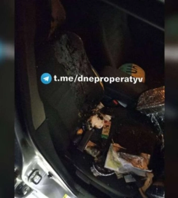У Дніпрі чоловік підпалив салон чужого авто
