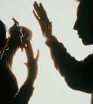 До двох років ув’язнення:  судитимуть киянина, який кидався на тещу з кулаками