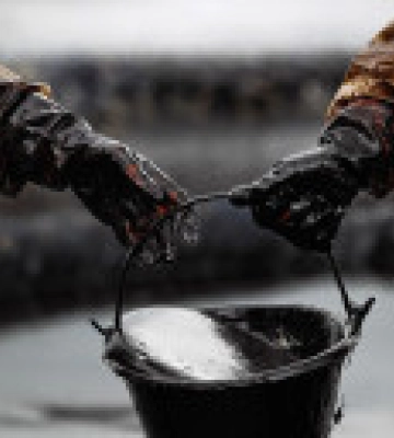 Нафта дорожчає на ослабленні COVID-обмежень у Китаї та побоюваннях наслідків шторму в США